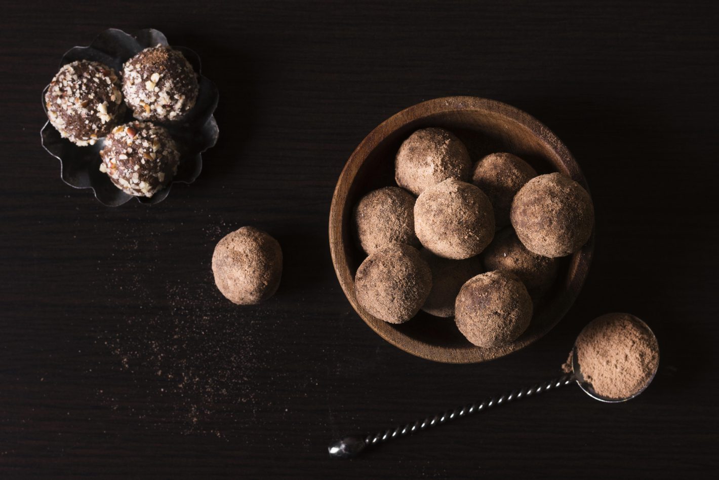 Trufas: aprenda a fazer esse doce de diversos sabores | Foto de trufas de chocolate | Atacadão