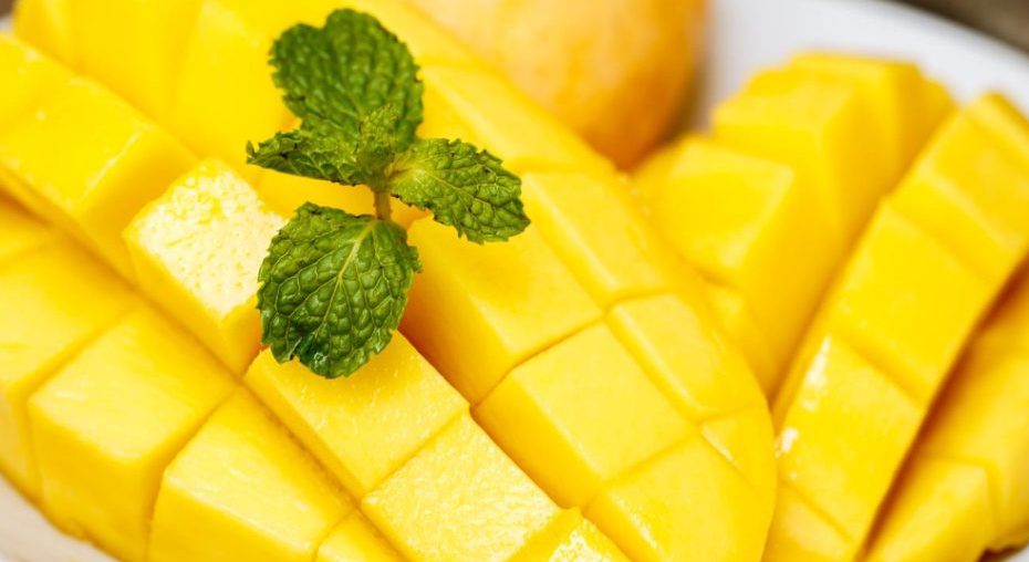 As melhores frutas para uma boa salada de frutas | Manga cortada em pequenos pedaços | Atacadão