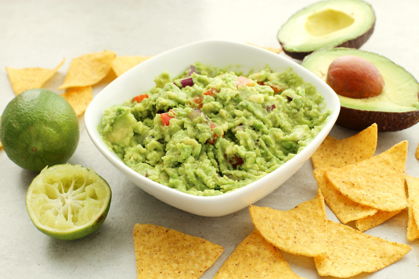 Comida mexicana: aprenda a fazer em casa! | Foto de uma tigela com guacamole | Atacadão