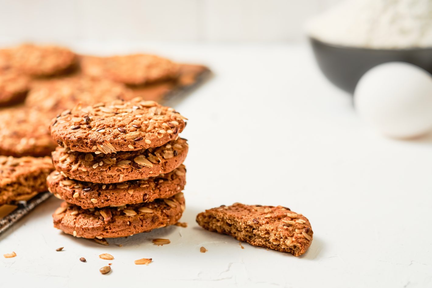 Cookies saborosos: conheça algumas receitas fáceis |  Foto de vários cookies de manteiga com amendoim | Atacadão