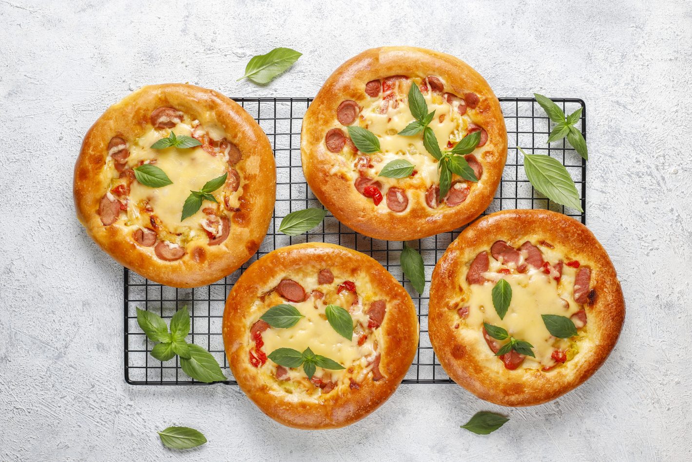 Festa de carnaval: saiba o que servir | Foto de algumas mini pizzas prontas | Atacadão