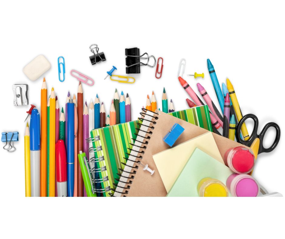 Volta às aulas: saiba quais materiais comprar | Foto de vários materiais escolares | Atacadão