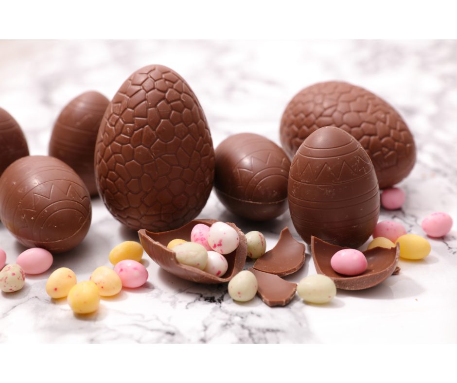 Presentes na Páscoa: saiba o que dar  | Foto de ovos de Páscoa de chocolate | Atacadão