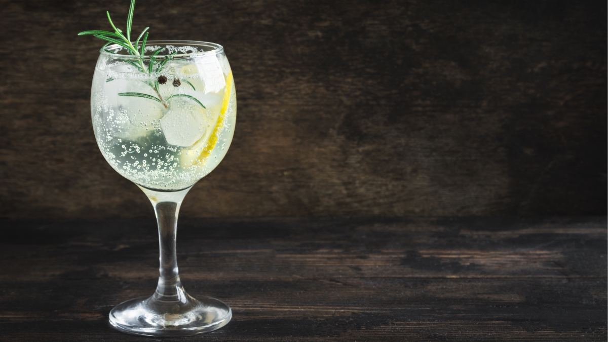 Do que é feito o gin?