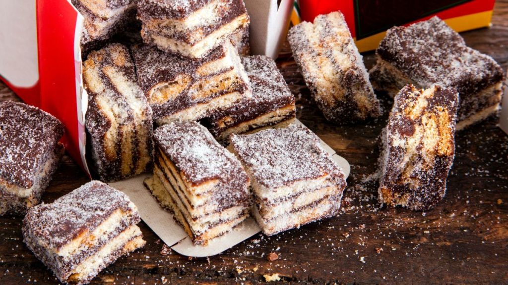 Palha italiana de Páscoa versão clássica e recheada - Atacadão