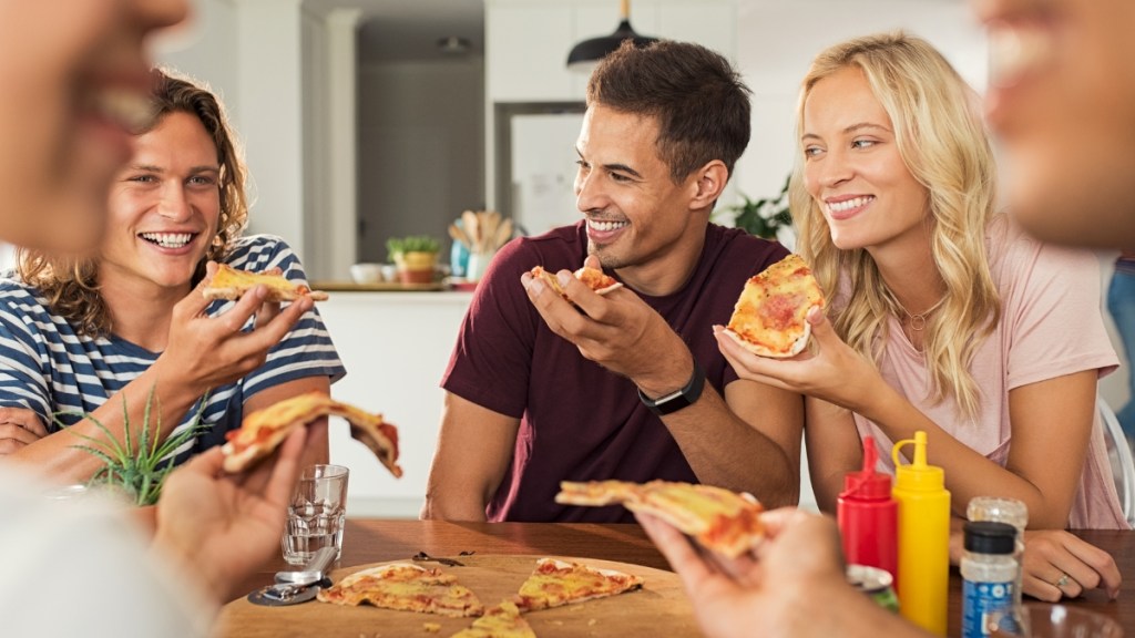 Como fazer pizza no forno convencional sem perder sabor?